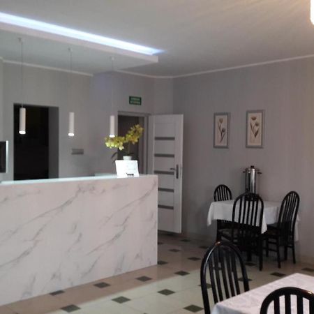 Maluch Otel Tarczyn Dış mekan fotoğraf
