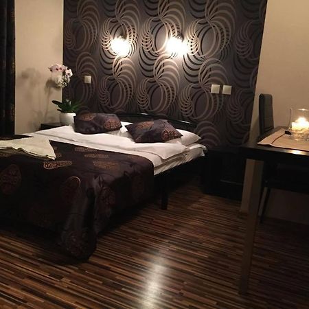 Maluch Otel Tarczyn Dış mekan fotoğraf