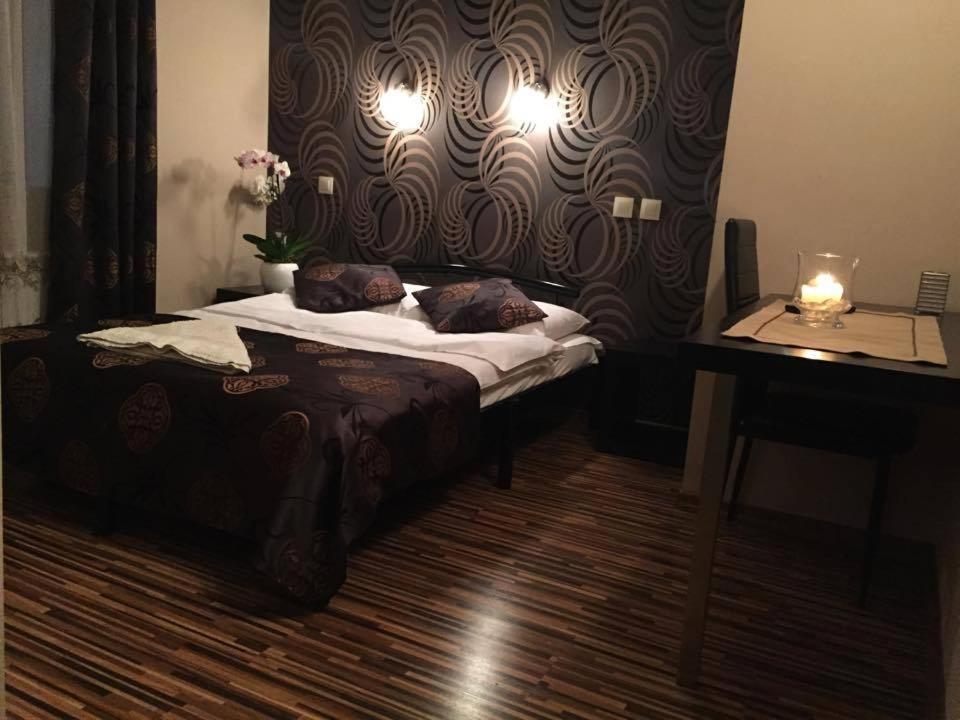 Maluch Otel Tarczyn Dış mekan fotoğraf