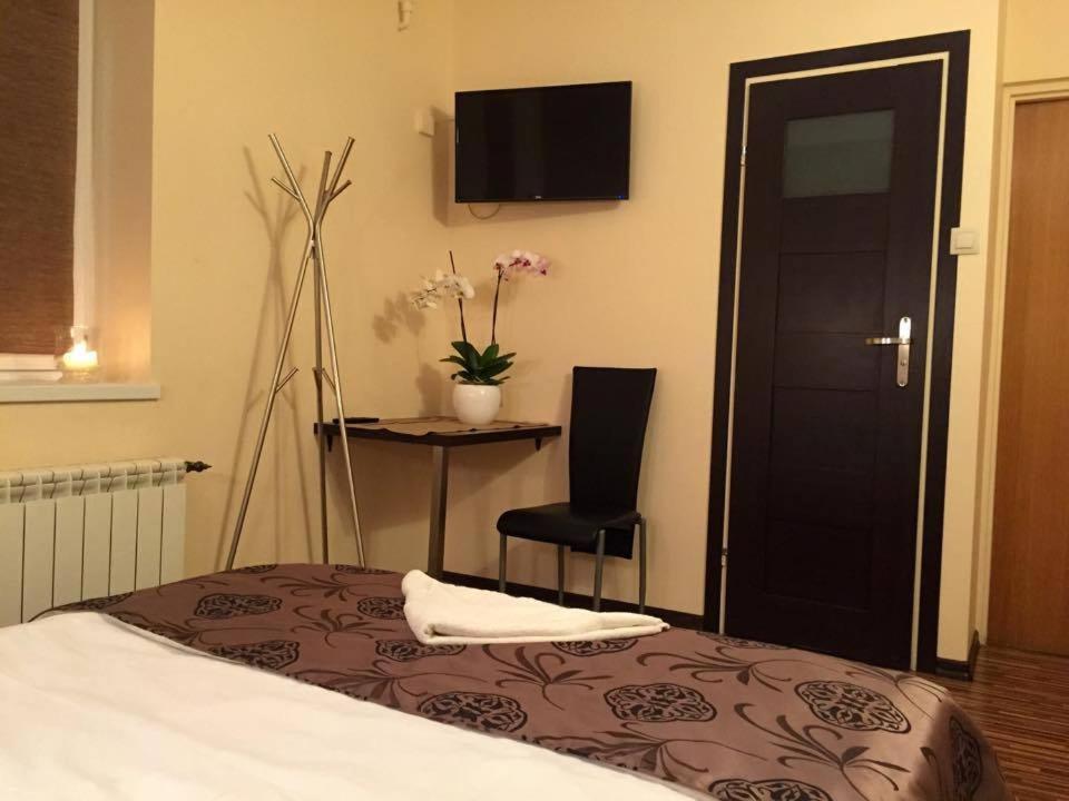 Maluch Otel Tarczyn Dış mekan fotoğraf